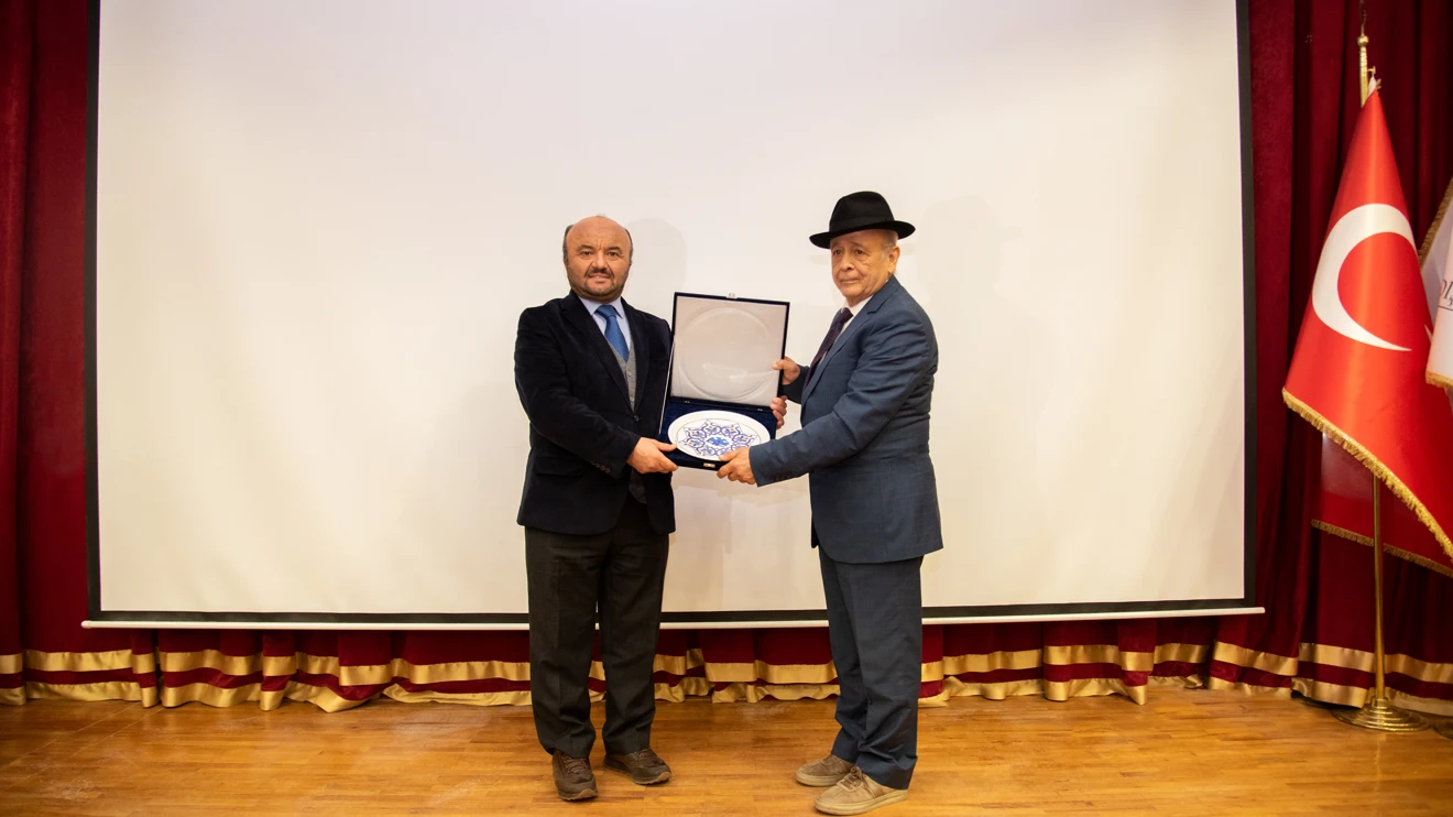 Seyyar kliniklerle binlerce engelli ve çocuğun diş tedavisini yaptı